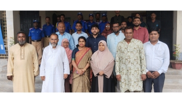পাঁচবিবিতে জেলা প্রশাসকের বালিঘাটা ইউনিয়নের গ্রাম আদালত পরিদর্শন 